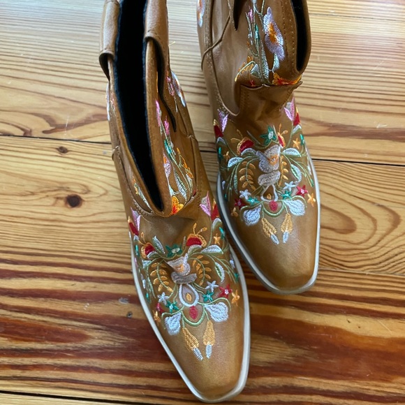 Ladies boots - Picture 11 of 11